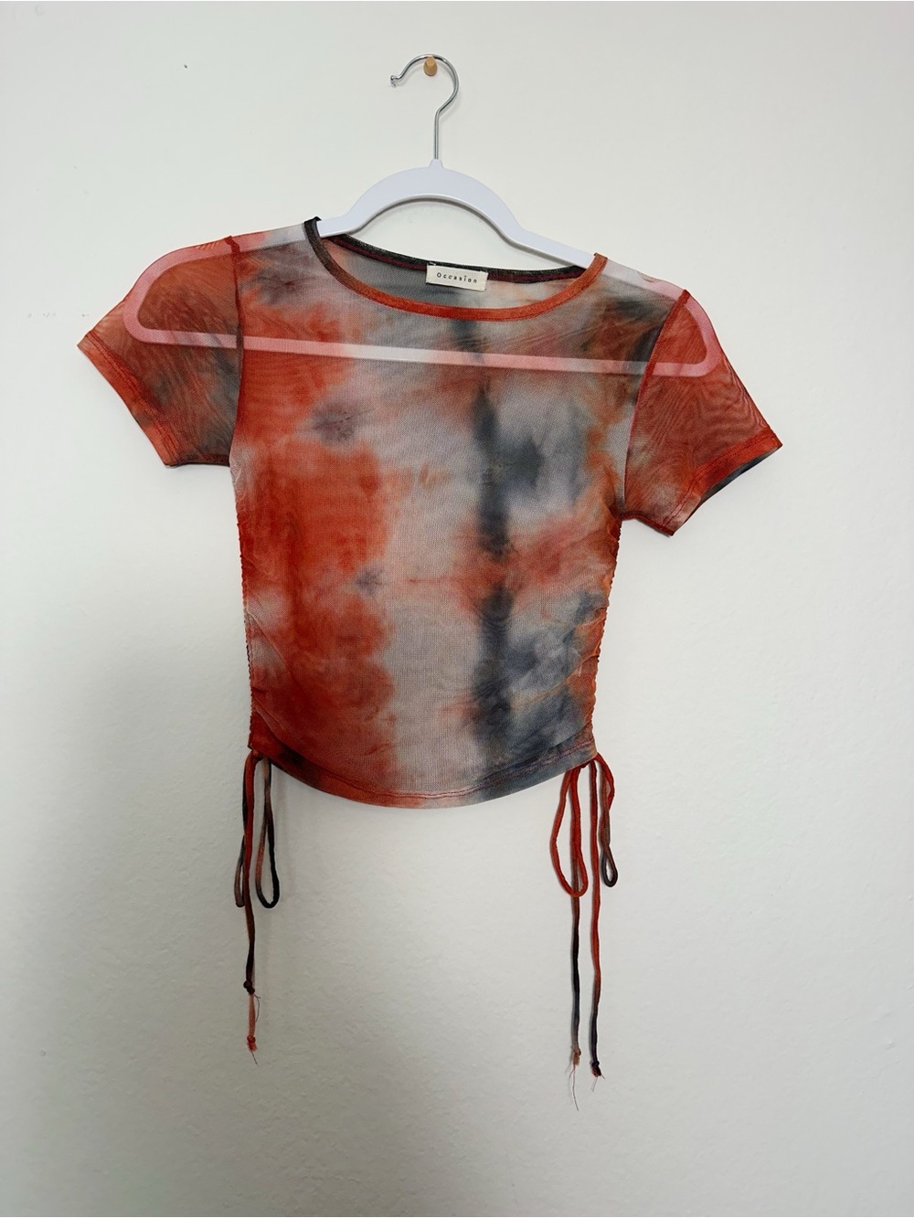 Occasion Tie-Dye Mesh Ruched Side Crop Top - Red & Gray